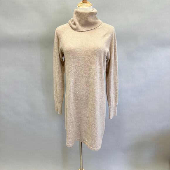 Quince Mongolian Cashmere Turtleneck Sweater Dress in Oatmeal Size Medium - Picture 2 of 15